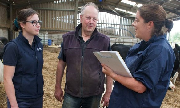 HerdAdvance group photo in shed
